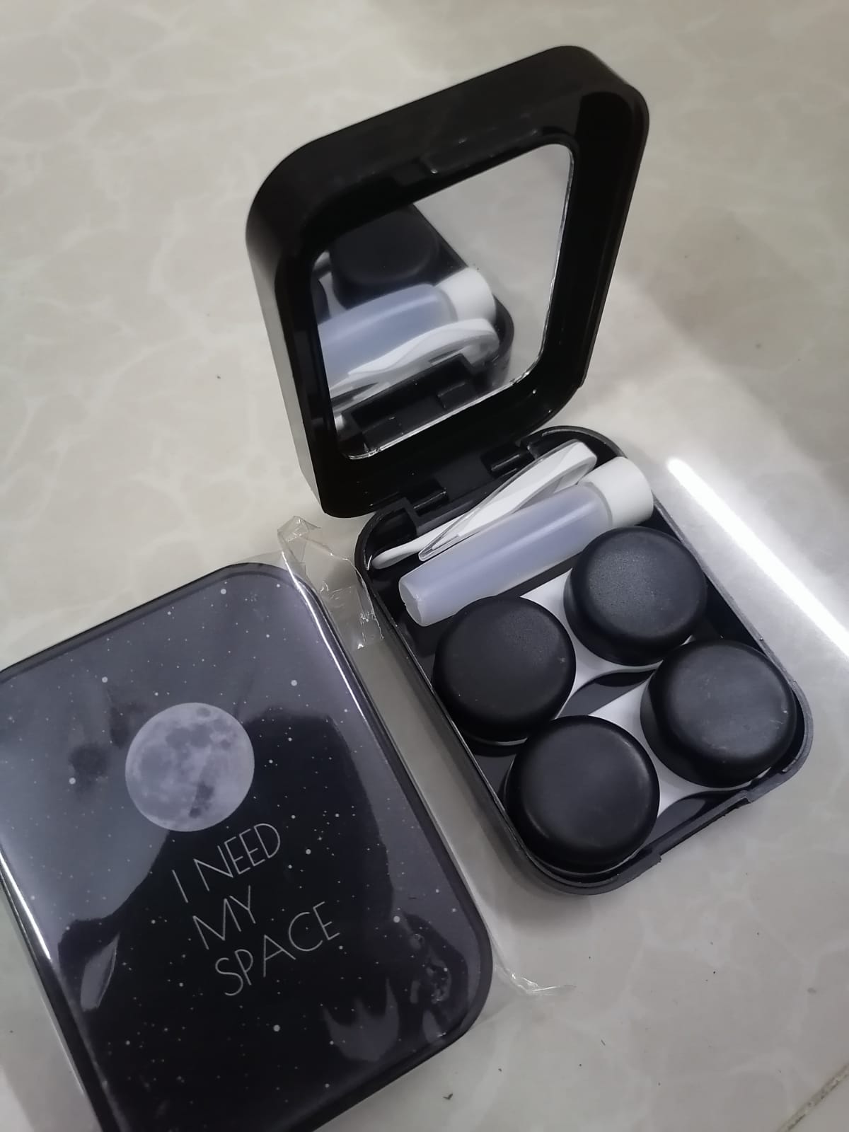 Vertical Black Lens Travel Kit